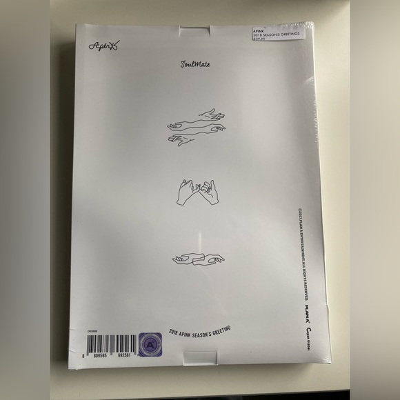 Apink's 2018 Season's Greetings: Soul Mate - Picture 1 of 3